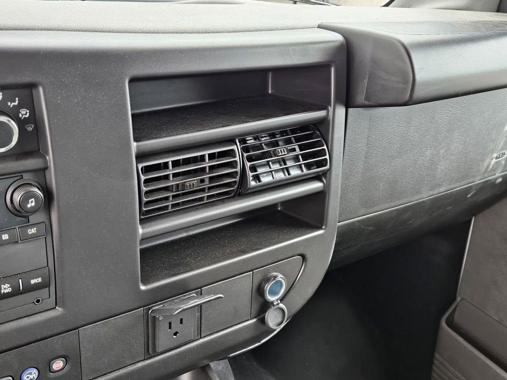 2024 GMC Savana Cutaway 3500 1WT