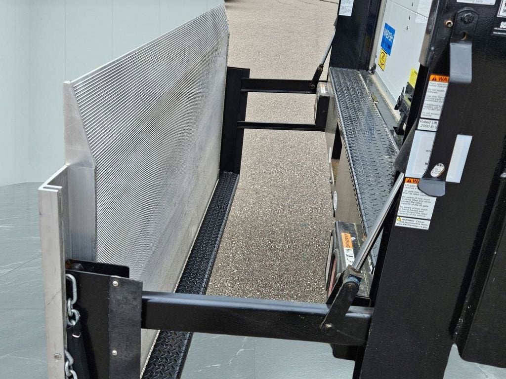 2024 GMC Savana Cutaway 3500 1WT