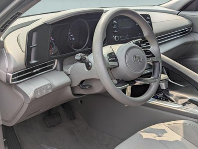2023 Hyundai Elantra SE