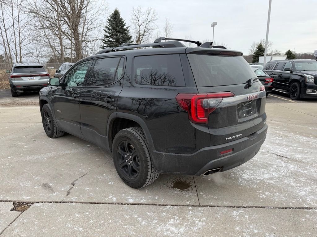 2023 GMC Acadia AT4