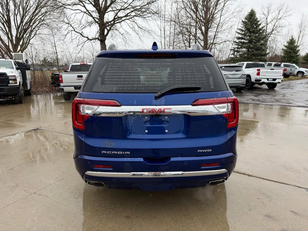 2023 GMC Acadia Denali