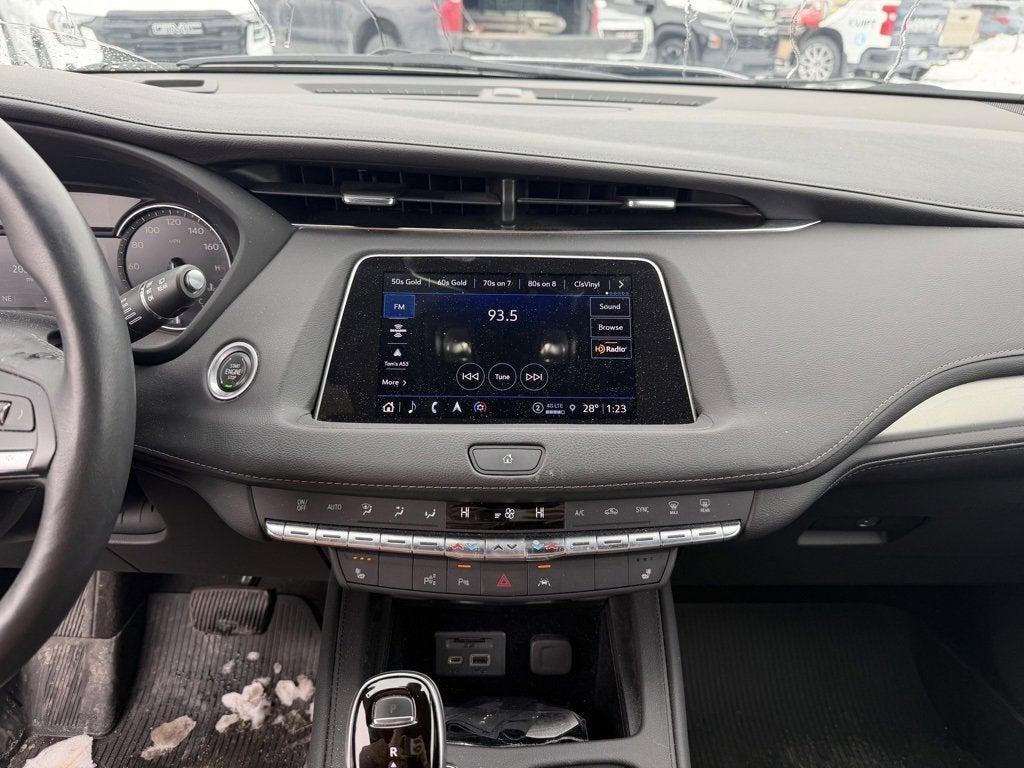 2022 Cadillac XT4 Premium Luxury