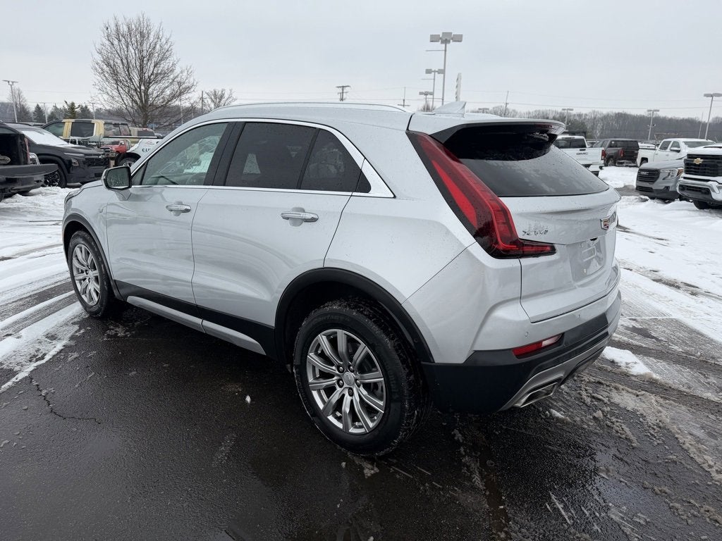 2022 Cadillac XT4 Premium Luxury
