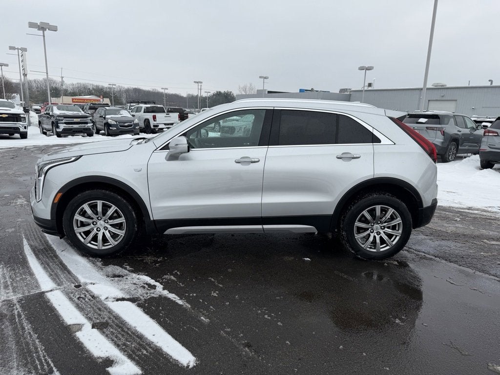 2022 Cadillac XT4 Premium Luxury