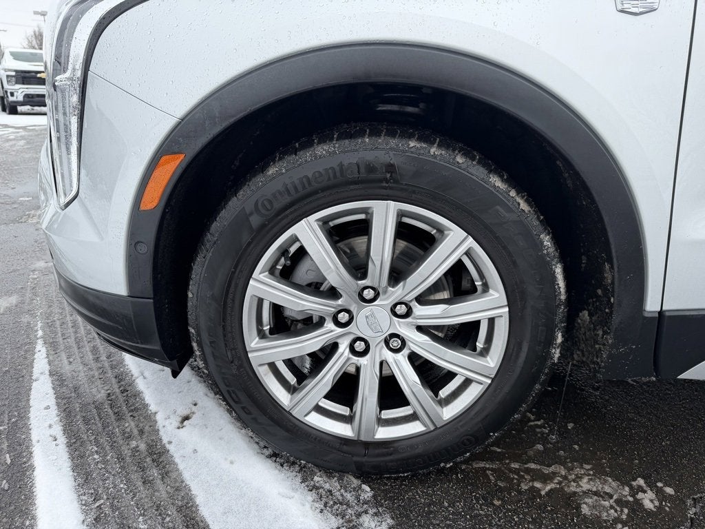 2022 Cadillac XT4 Premium Luxury