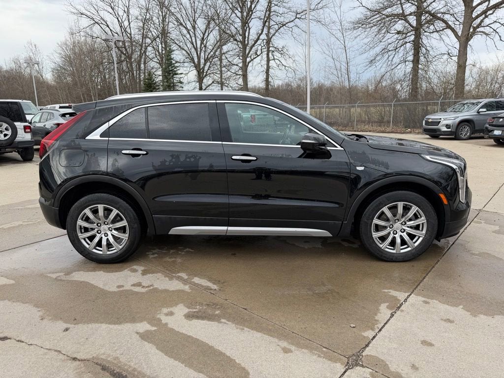 2023 Cadillac XT4 Premium Luxury