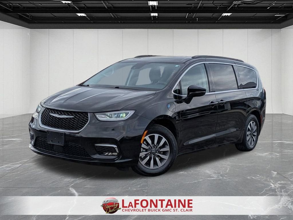 2022 Chrysler Pacifica Hybrid Touring L