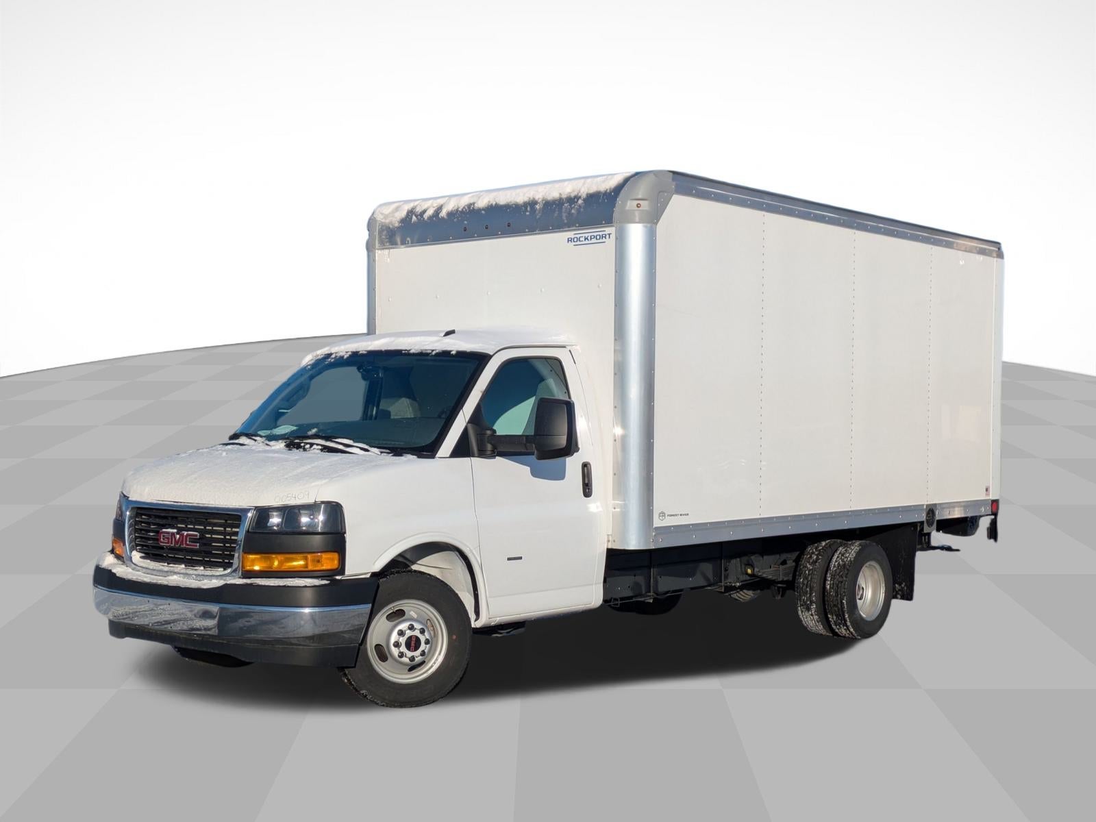 2025 GMC Savana Cutaway 3500 1WT