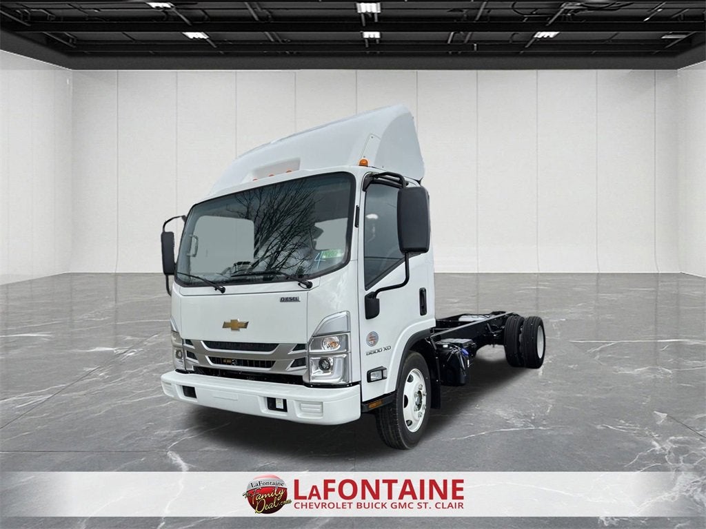 2024 Chevrolet Low Cab Forward 5500 XD Base