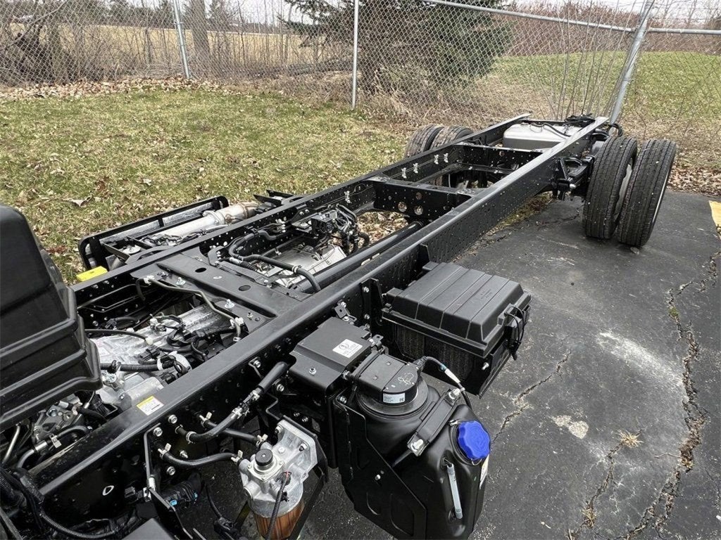 2024 Chevrolet Low Cab Forward 5500 XD Base