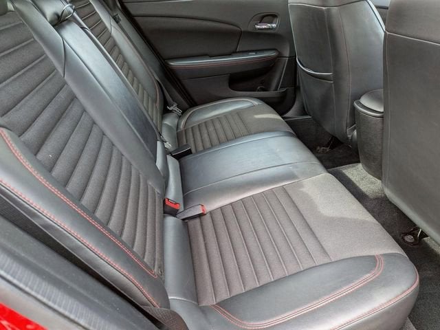 2013 Dodge Avenger R/T