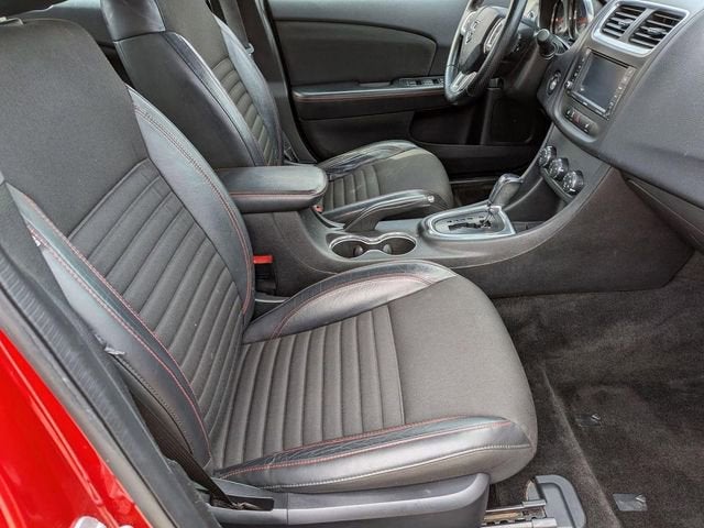 2013 Dodge Avenger R/T