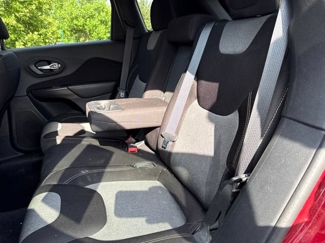 2016 Jeep Cherokee Altitude