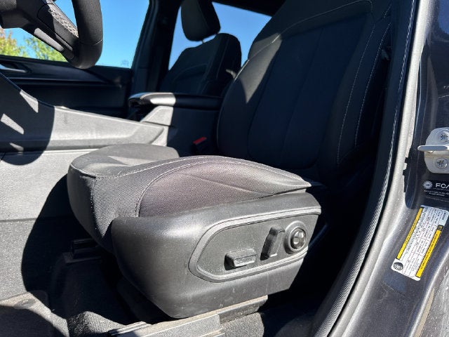 2024 Jeep Grand Cherokee L Laredo 4x4