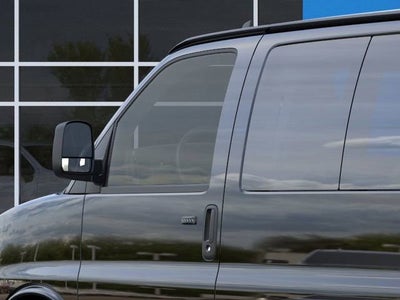 2025 Chevrolet Express Passenger 1LT