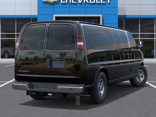 2025 Chevrolet Express Passenger 1LT