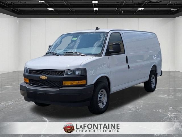 2025 Chevrolet Express Cargo WT