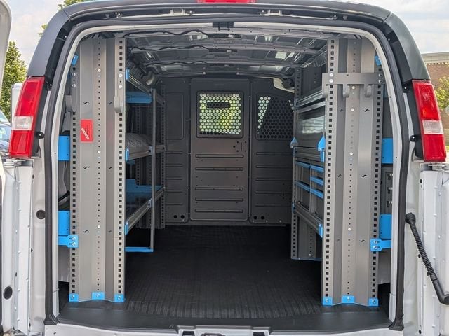 2025 Chevrolet Express Cargo WT