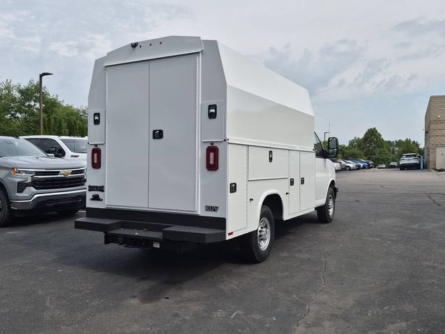 2026 Chevrolet Express Cutaway 3500 1WT