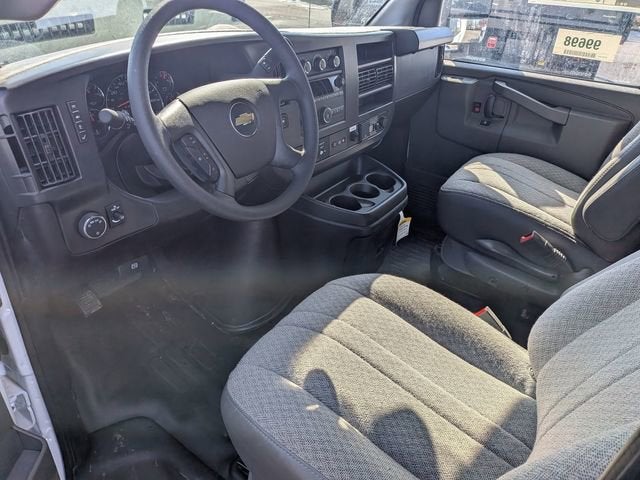 2026 Chevrolet Express Cutaway 3500 1WT