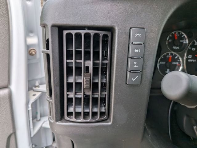 2024 Chevrolet Express Cutaway 3500 1WT