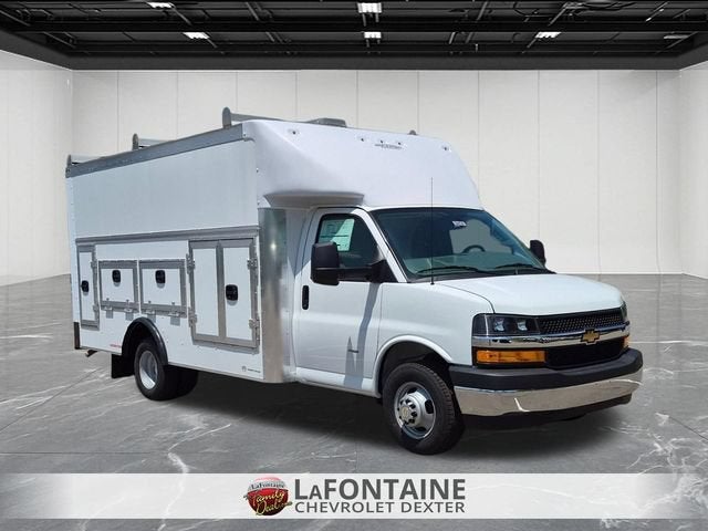 2026 Chevrolet Express Cutaway 3500 1WT