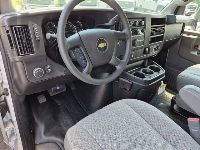 2026 Chevrolet Express Cutaway 3500 1WT