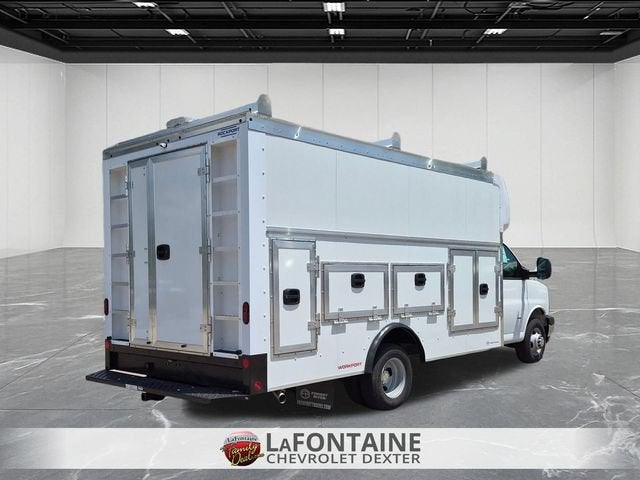 2026 Chevrolet Express Cutaway 3500 1WT
