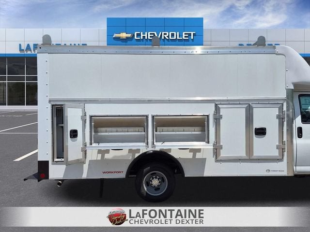 2026 Chevrolet Express Cutaway 3500 1WT