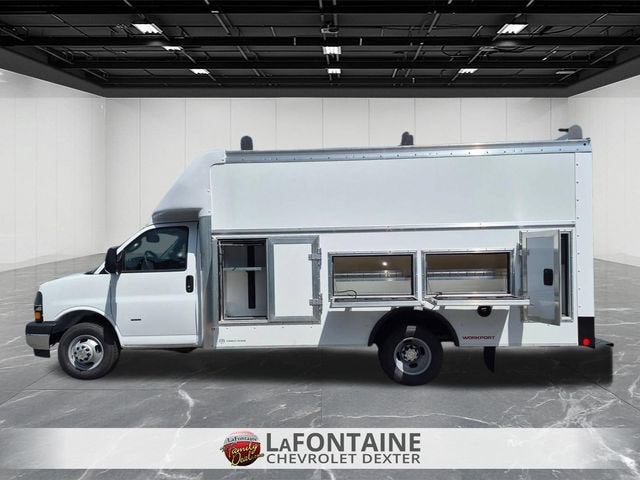 2026 Chevrolet Express Cutaway 3500 1WT