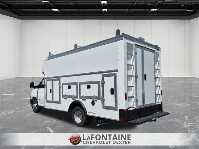2026 Chevrolet Express Cutaway 3500 1WT