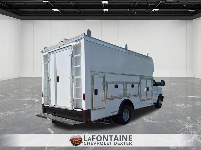 2026 Chevrolet Express Cutaway 3500 1WT