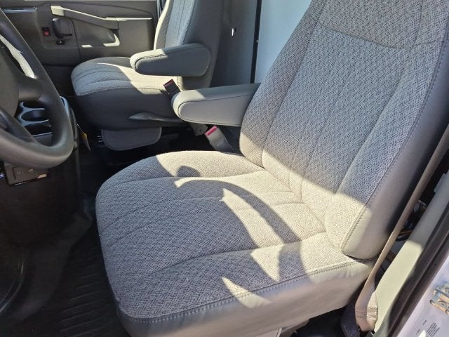 2026 Chevrolet Express Cutaway 4500 2WT