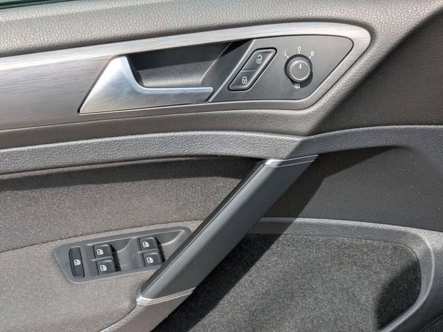 2018 Volkswagen Golf SportWagen TSI S