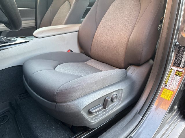 2020 Toyota Camry LE Hybrid