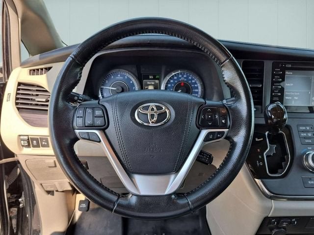 2018 Toyota Sienna XLE 7 Passenger