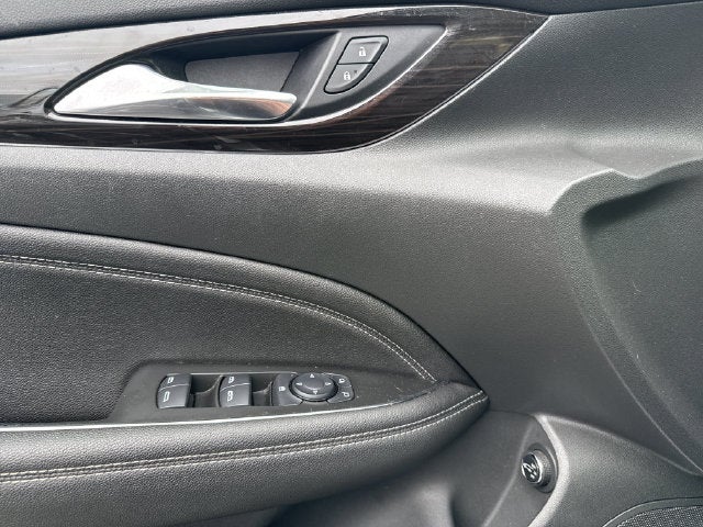 2020 Buick Regal TourX Essence