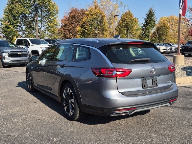 2020 Buick Regal TourX Essence