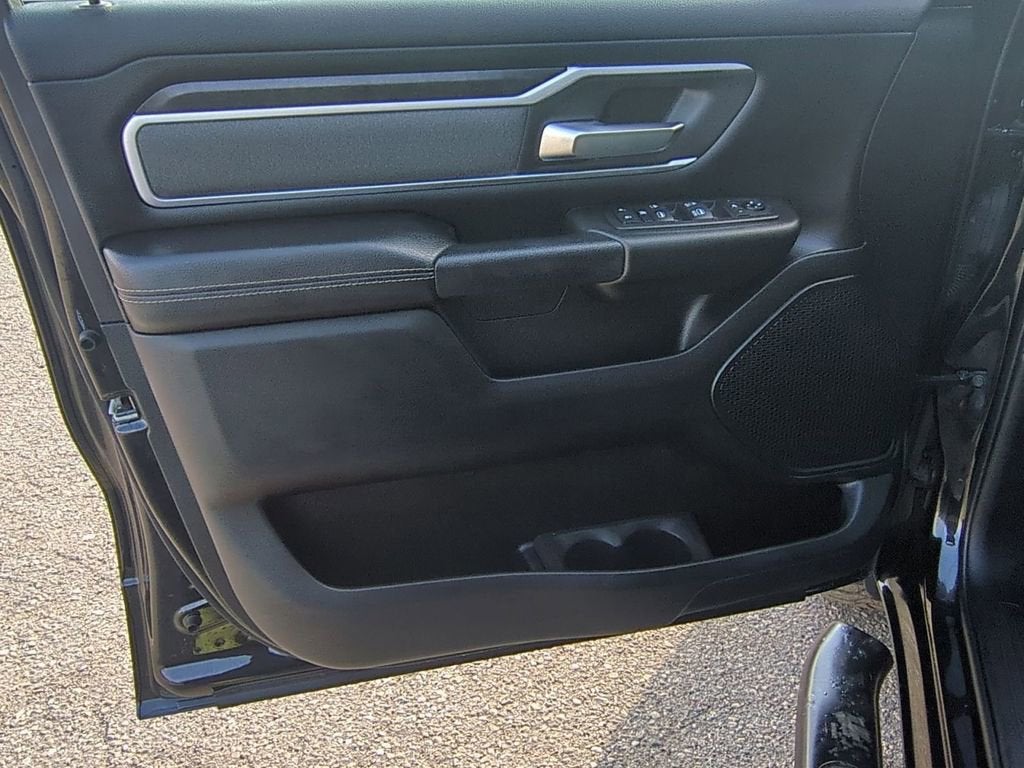 2021 RAM 1500 Big Horn Crew Cab 4x4 5'7" Box