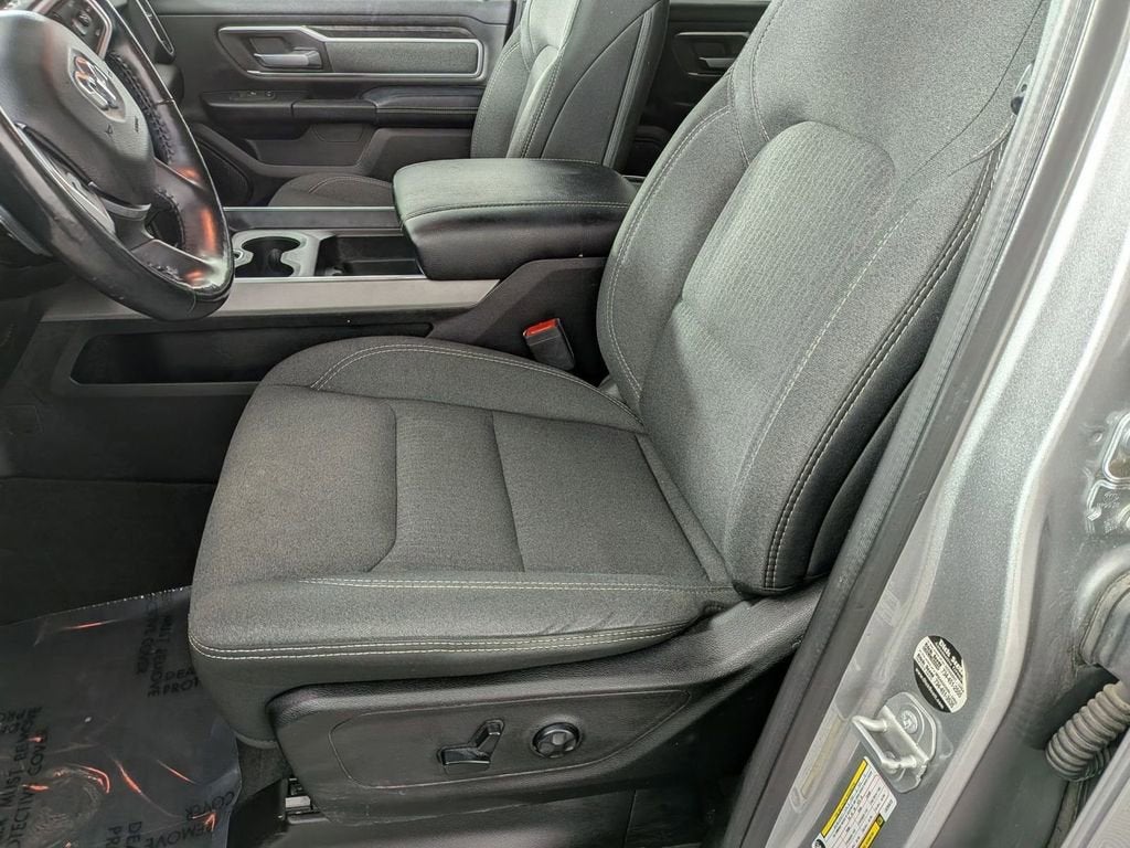 2020 RAM 1500 Big Horn Crew Cab 4x4 5'7" Box