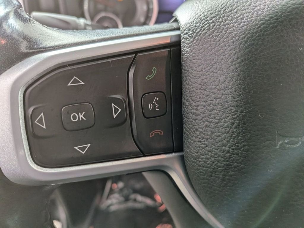 2020 RAM 1500 Big Horn Crew Cab 4x4 5'7" Box