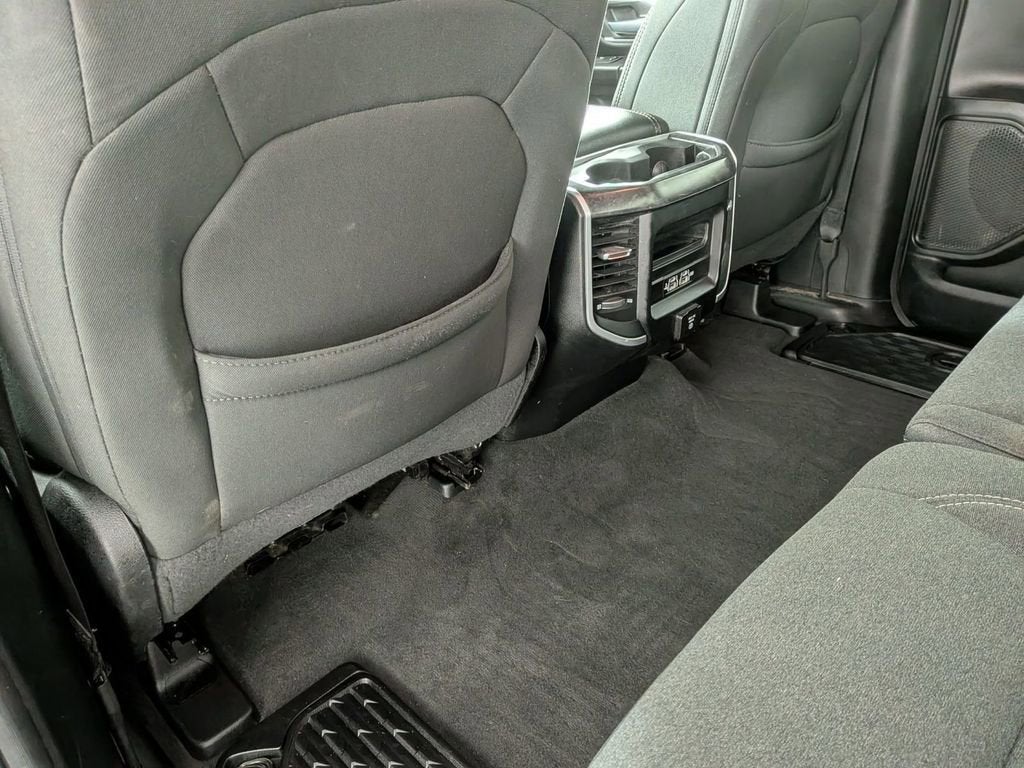 2020 RAM 1500 Big Horn Crew Cab 4x4 5'7" Box