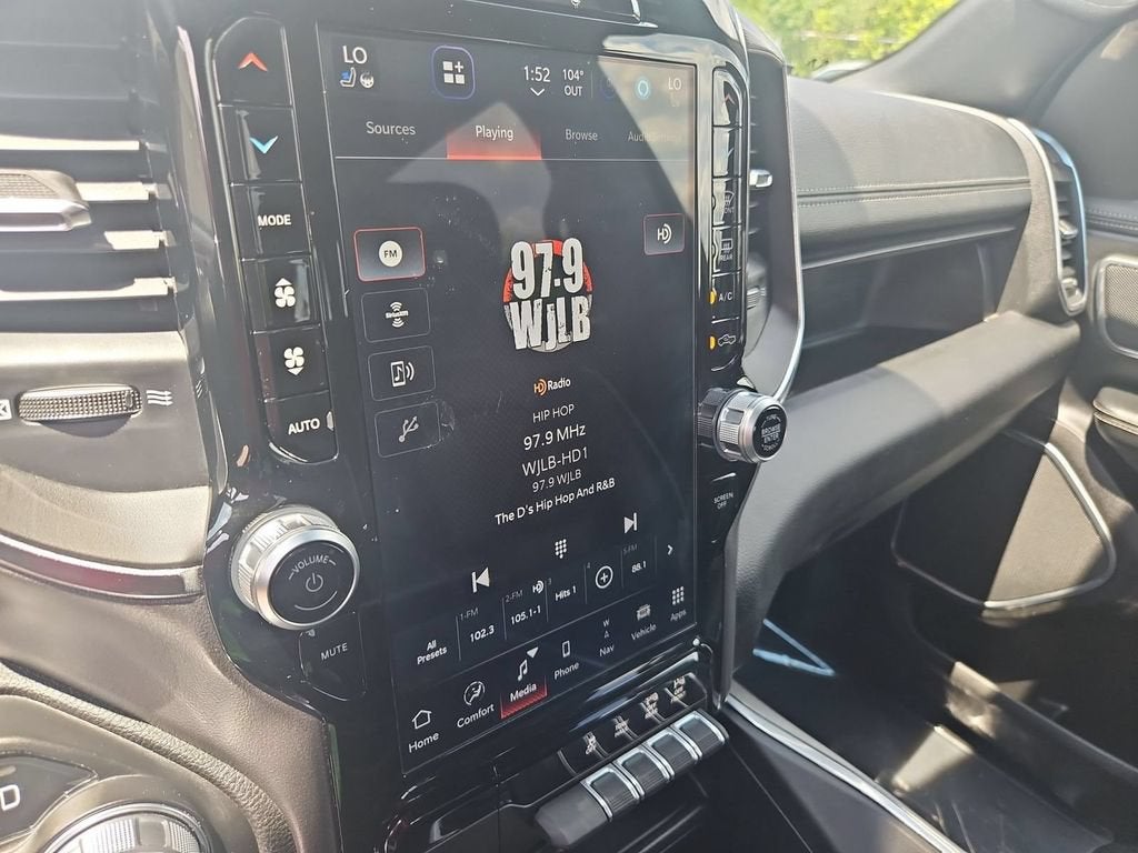 2023 RAM 1500 Laramie Crew Cab 4x4 5'7" Box