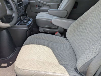 2025 Chevrolet Express Passenger 1LT