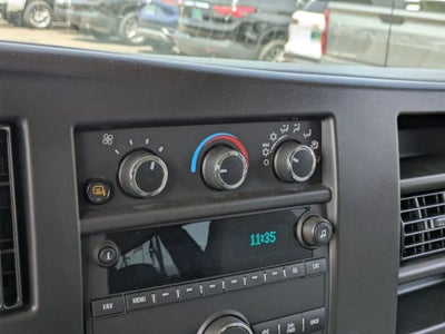 2025 Chevrolet Express Passenger 1LT