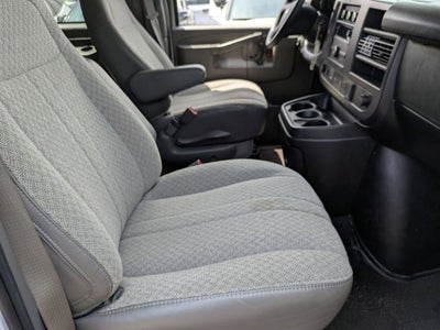 2025 Chevrolet Express Passenger 1LT