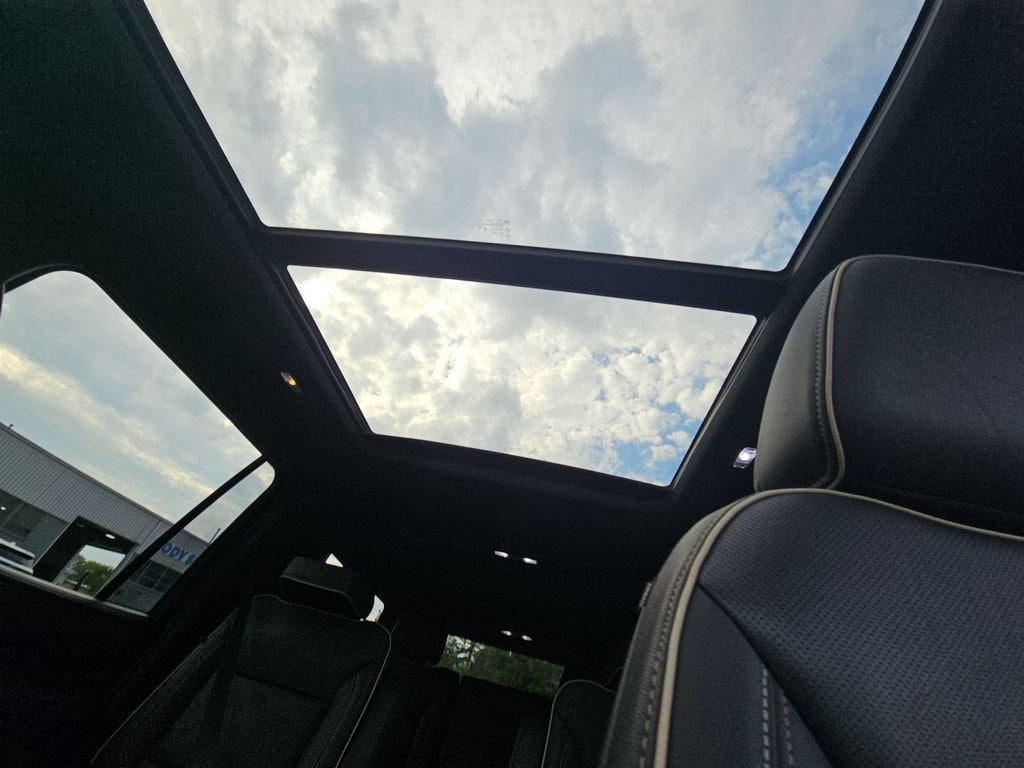 2024 GMC Yukon XL SLT
