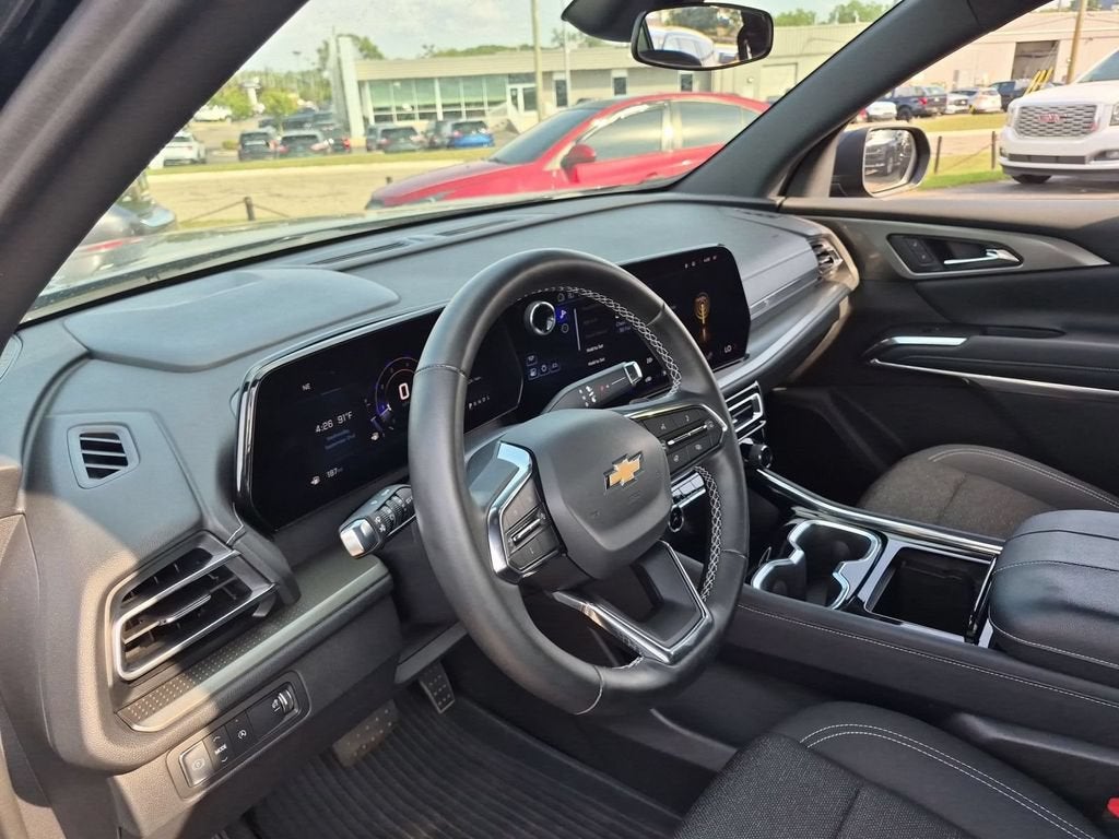 2024 Chevrolet Traverse LS