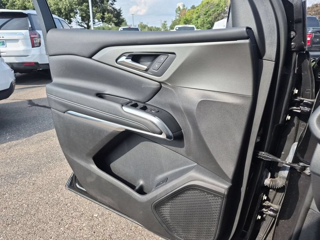 2024 Chevrolet Traverse LS