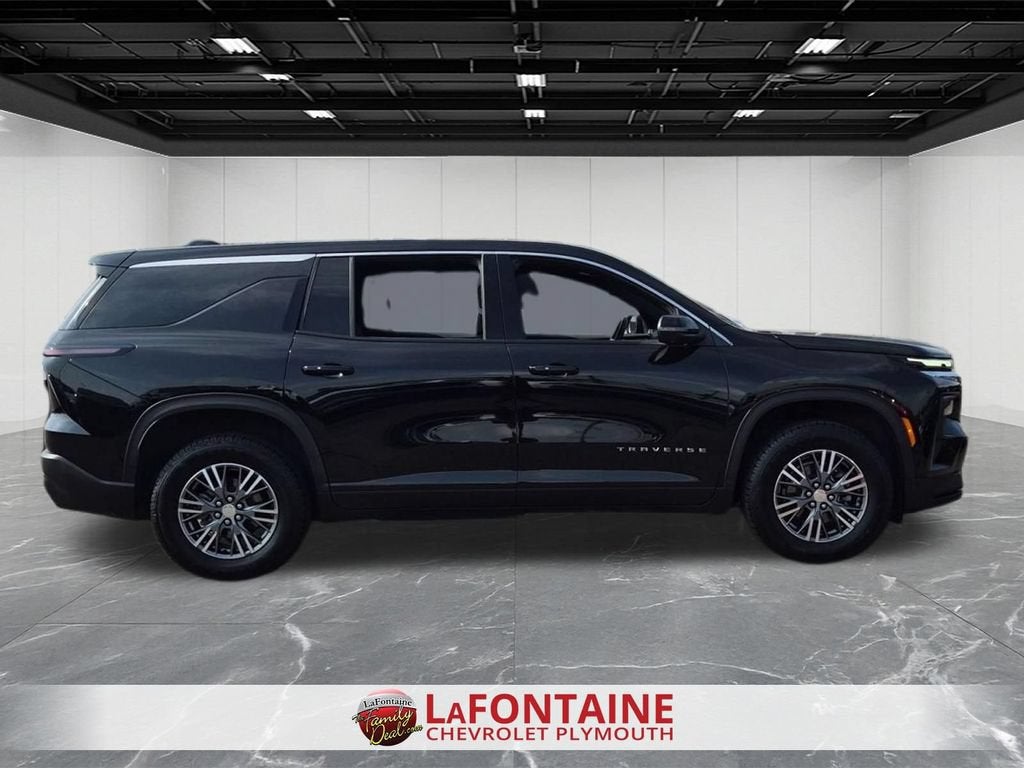 2024 Chevrolet Traverse LS